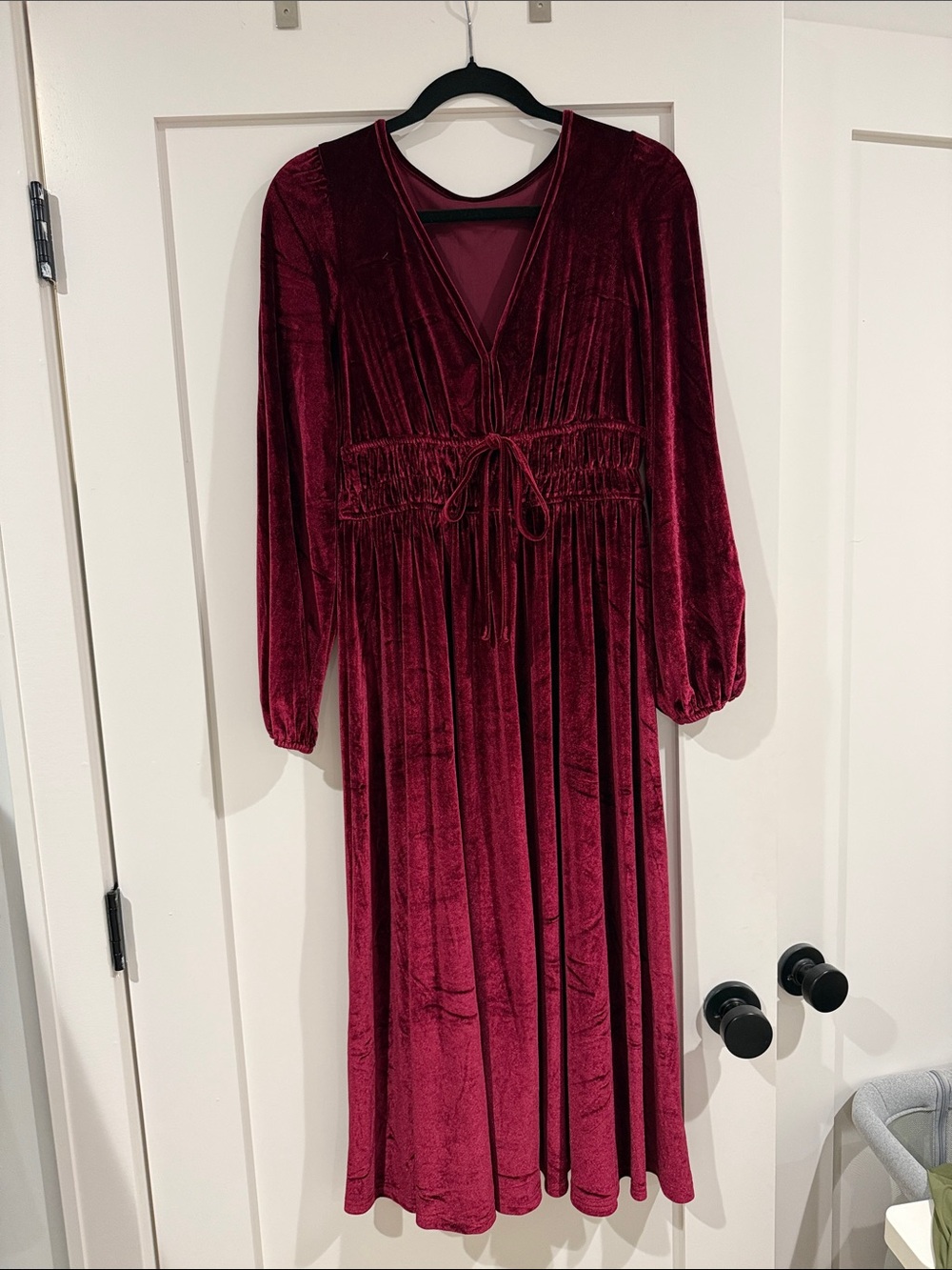 Zaful Burgundy Velvet V-Neck Long Sleeve Midi Dress